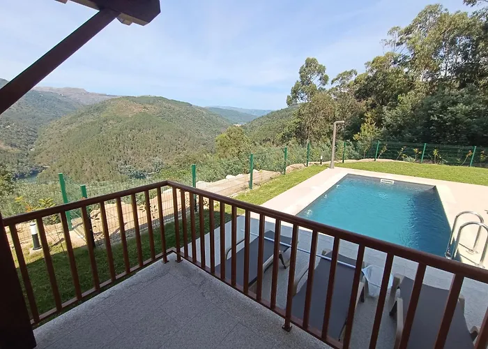 Quinta Da Resteva Chale Boavista בית נופש Louredo (Braga)
